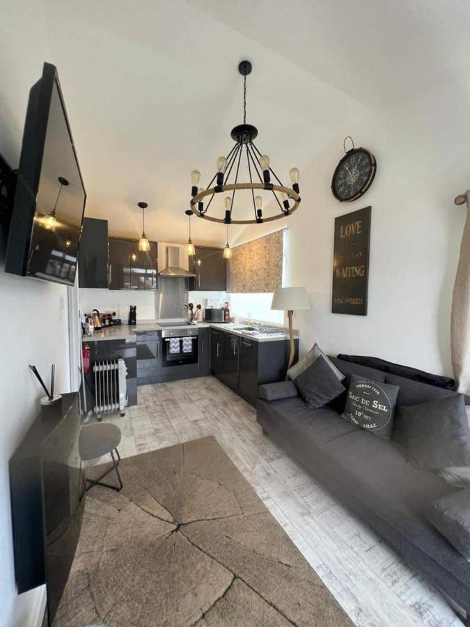 Stunning One Bed Modern & Contemporary Chalet Бринлингтон Экстерьер фото